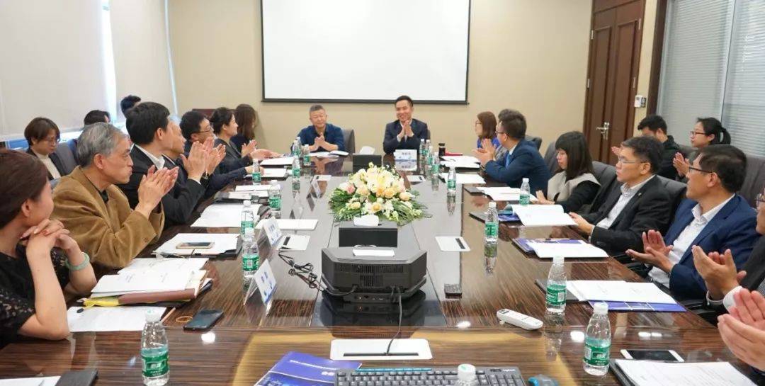 苏州市人力资源服务行业协会第五届四次常务理事会在智汇集团苏州总部召开